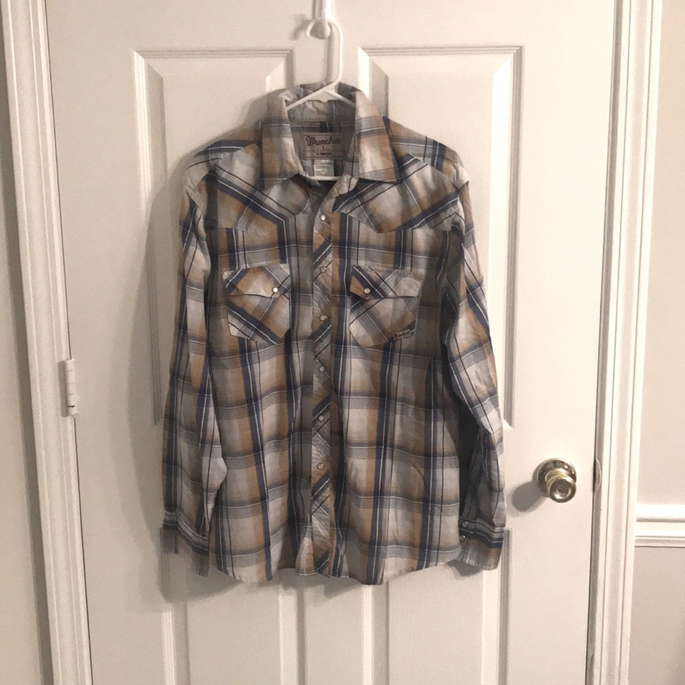 Men’s Wranglers pearl snap shirt